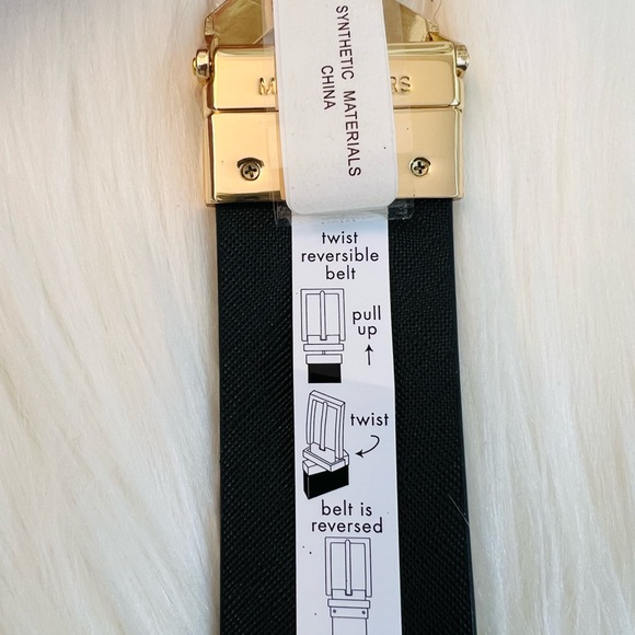 Michael Kors Women’s Twist Reversible Belt Medium - Picture 8 of 10